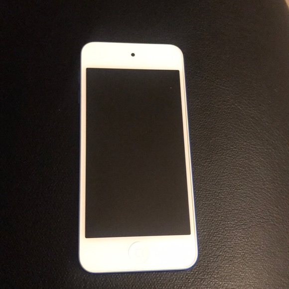 iPod touch (6th generation) in Blue - Picture 4 of 4